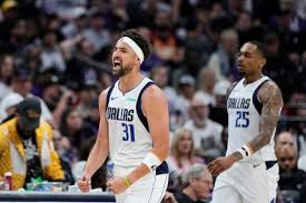 Dallas Mavericks Eliminate Sacramento Kings, Fight for Final West Playoff Spot